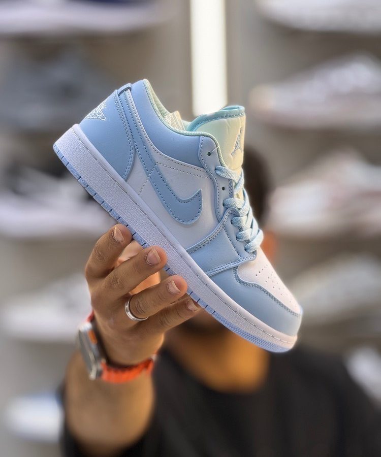 Alternative view of نایک ایر جردن ۱ لو آبی یخی Nike air jordan 1 low ice blue