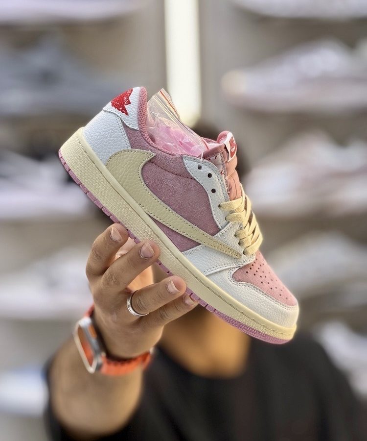 Alternative view of نایک ایر جردن ۱ لو تراویس اسکات سیل شای پینک Nike air jordan 1 low travis scott og shy pink