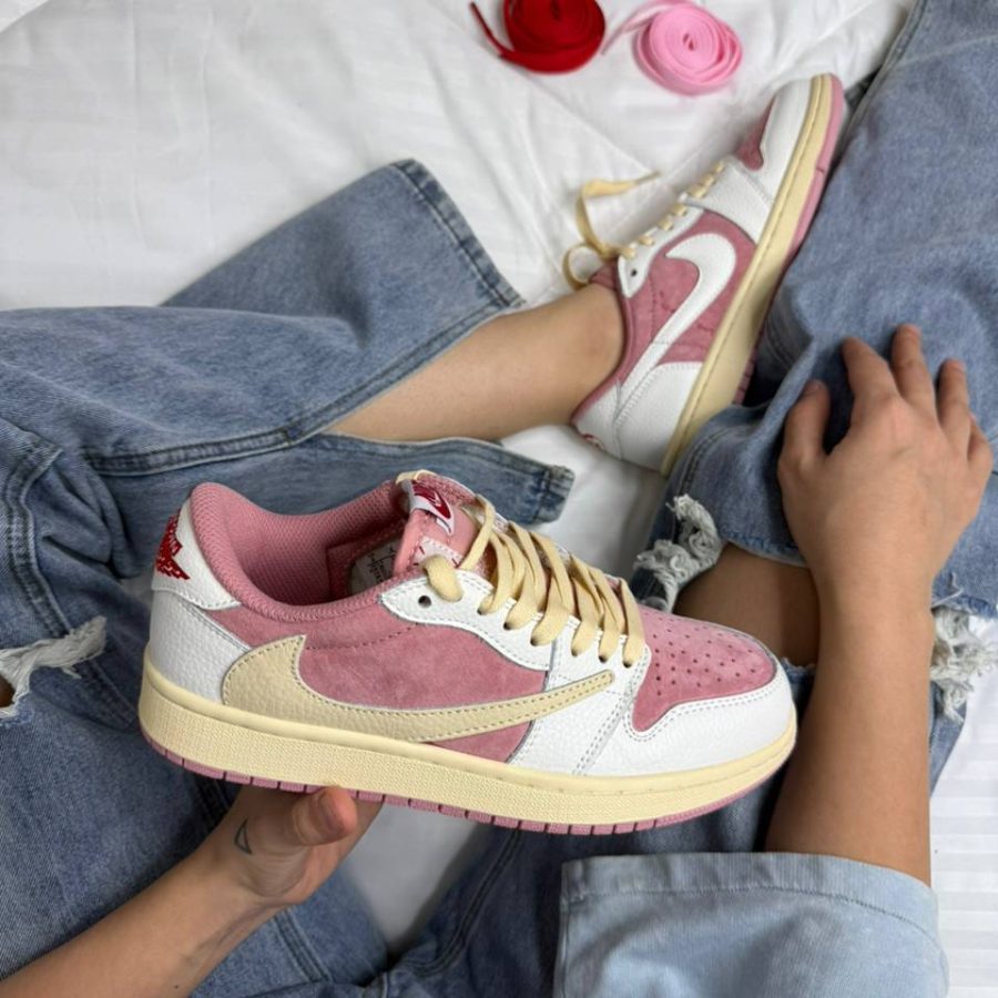 نایک ایر جردن ۱ لو تراویس اسکات سیل شای پینک Nike air jordan 1 low travis scott og shy pink