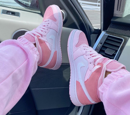 نایک ایر جردن ۱ ساقدار صورتی دیجیتال  Nike Air Jordan 1 Mid Digital Pink