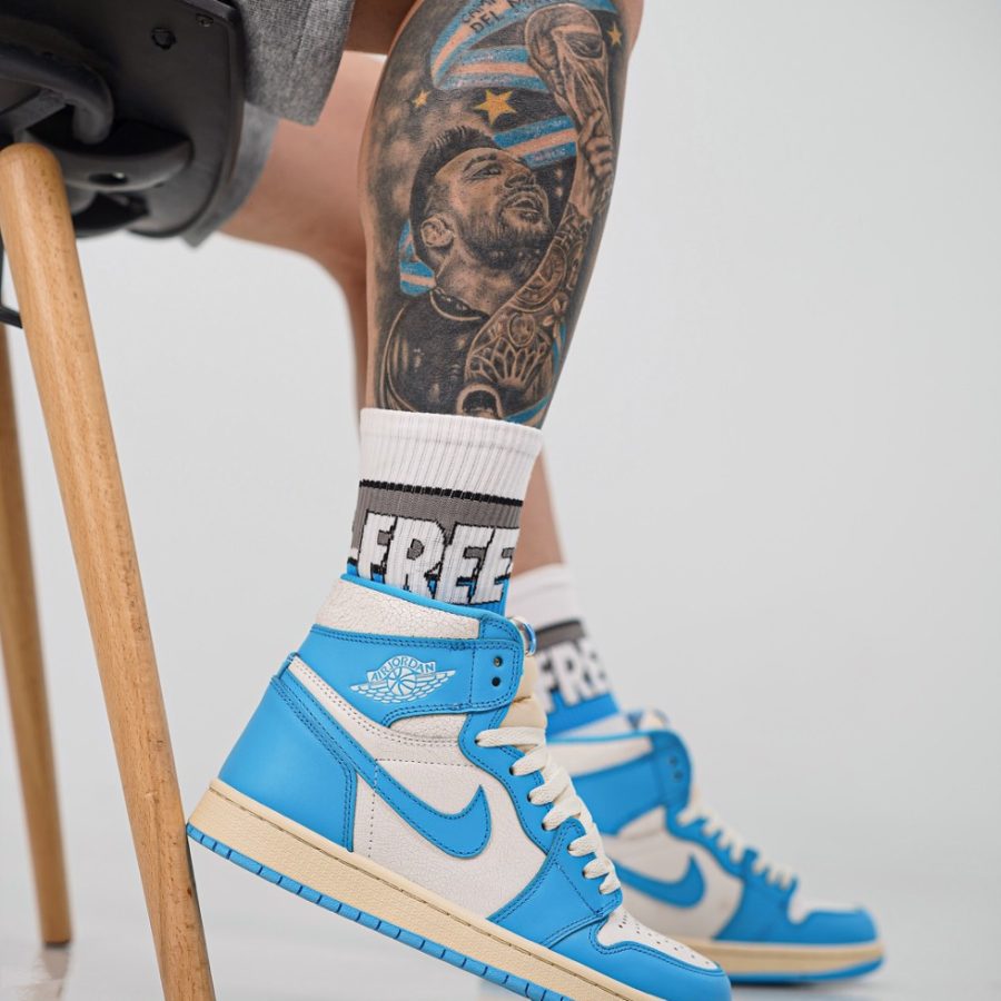 Alternative view of نایک ایر جردن ۱ ساقدار شیکاگو یو ان سی Nike Air Jordan 1 High Chicago UNC