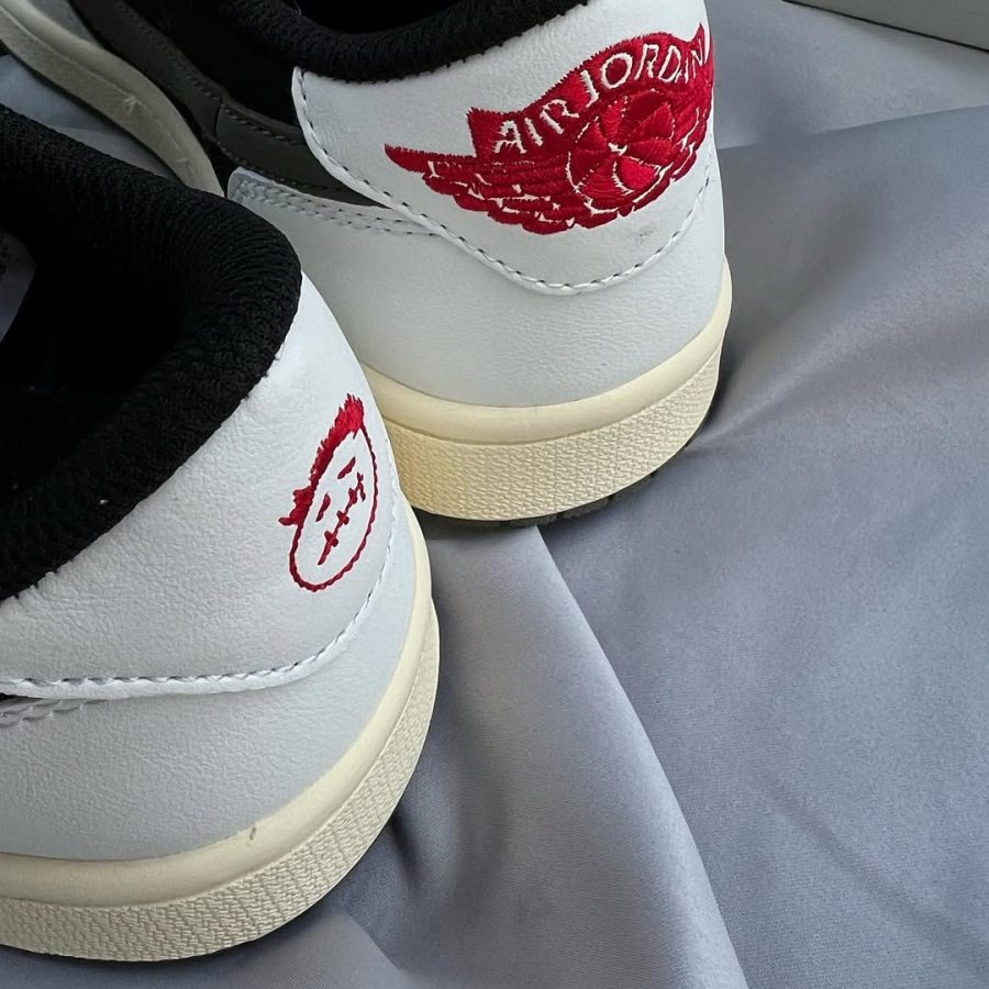 Alternative view of نایک‌ ایر جردن ۱ تراویس اسکات الیو Nike Air Jordan 1 Travis Scott Olive