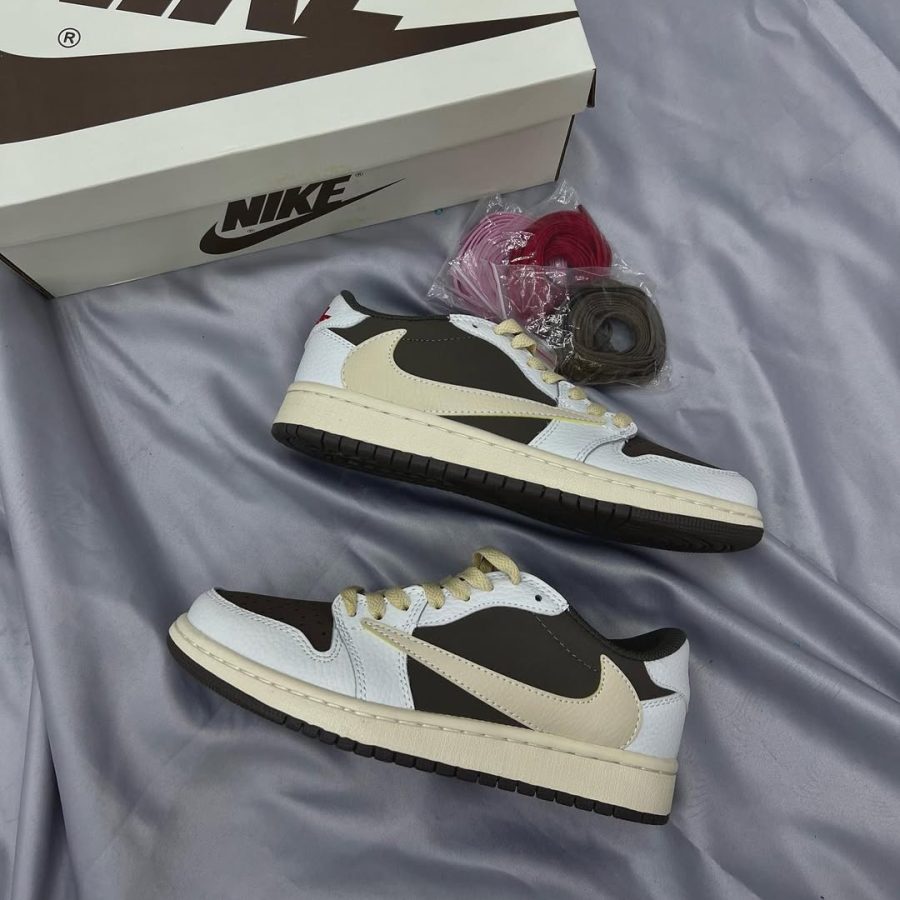 نایک ایر جردن ۱ لو تراویس اسکات ریورس موکا Nike Air Jordan 1 Low Travis Scott Reverse Mocha