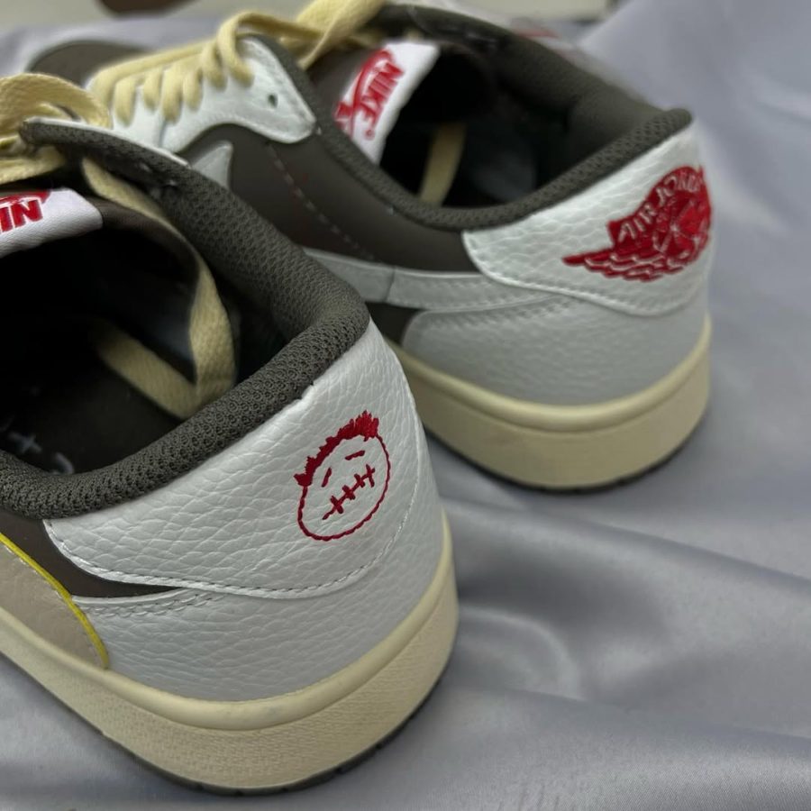 Alternative view of نایک ایر جردن ۱ لو تراویس اسکات ریورس موکا Nike Air Jordan 1 Low Travis Scott Reverse Mocha
